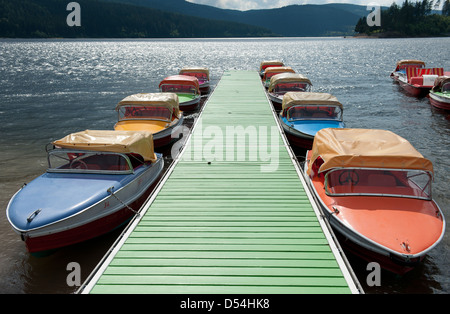 St. Blaise, Deutschland, Tretboote mieten bunte Schluchsee Stockfoto