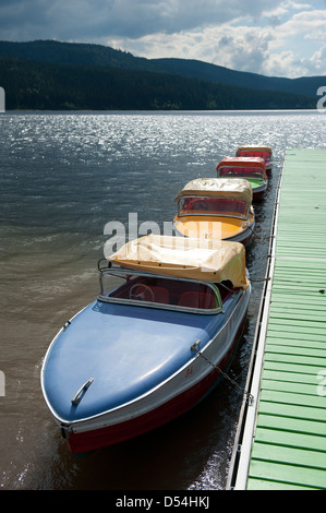 St. Blaise, Deutschland, Tretboote mieten bunte Schluchsee Stockfoto