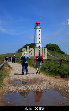 Insel Hiddensee, Walker am Leuchtturm Dornbusch, Mecklenburg Western Pomerania, Deutschland Stockfoto