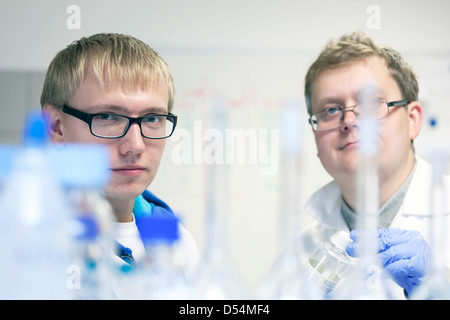 Tallinn, Estland, ein Chemie-Student im Labor der technischen Universität Tallinn Stockfoto