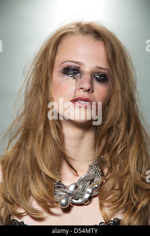 Hamburg, Germany, Portrait eines Mädchens mit verschmierten Make-up Stockfoto