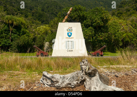 Cook Memorial am Schiff Bucht, Queen Charlotte Sound, Marlborough, Neuseeland Stockfoto