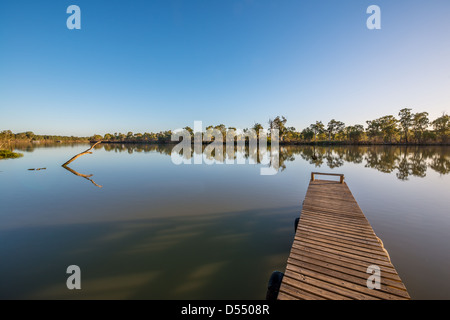 Sonnenaufgang am Punyelroo auf dem River Murray Südaustralien. Stockfoto