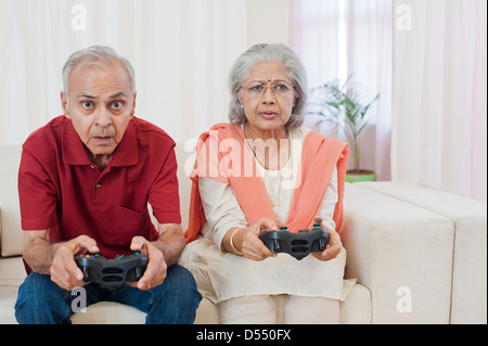 Älteres paar Videospiel Stockfoto
