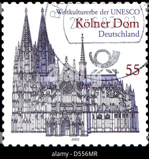 Deutschland - CIRCA 2003: Eine Briefmarke gedruckt in der Bundesrepublik Deutschland zeigt Kölner Dom, UNESCO-Weltkulturerbe, ca. 2003 Stockfoto