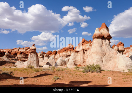 Die atemberaubende Landschaft des „Blue Canyon“ mit seinen seltsam geformten, bunten Hoodoos, Felsspitzen und Sandsteinformationen, Arizona, USA Stockfoto