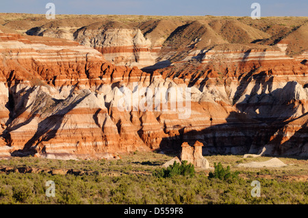 Die atemberaubende Landschaft des „Blue Canyon“ mit seinen seltsam geformten, bunten Hoodoos, Felsspitzen und Sandsteinformationen, Arizona, USA Stockfoto