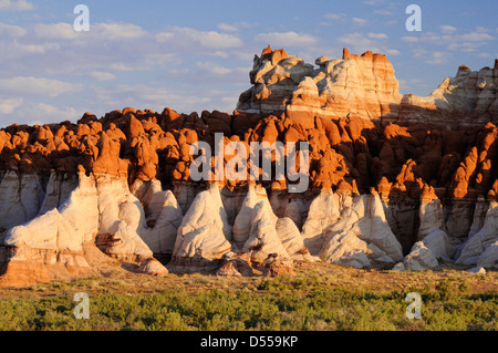 Die atemberaubende Landschaft des „Blue Canyon“ mit seinen seltsam geformten, bunten Hoodoos, Felsspitzen und Sandsteinformationen, Arizona, USA Stockfoto