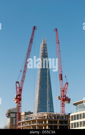 Der Shard (aka Shard of Glass oder London Bridge Tower), 95-geschossiges Hochhaus, entworfen von Renzo Piano, London, England, UK Stockfoto