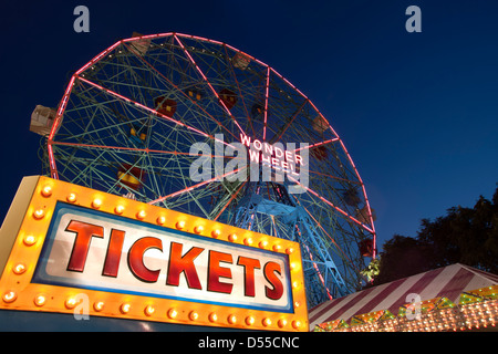 TICKETS ZEICHEN DENO WONDER WHEEL AMUSEMENT PARK CONEY ISLAND BROOKLYN NEW YORK CITY USA Stockfoto
