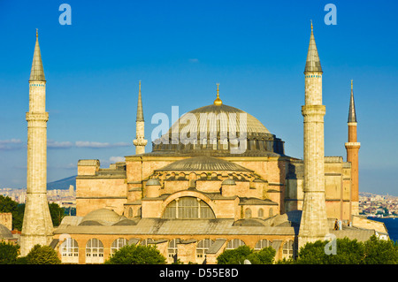 Hagia Sophia oder die Kirche der Heiligen Weisheit beleuchtet, Sultanahmet, Istanbul, Türkei Stockfoto