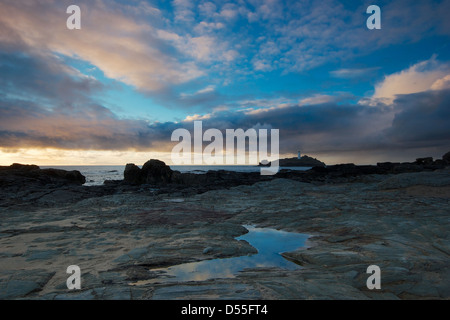 Godrevy Leuchtturm bei Sonnenuntergang in Cornwall Stockfoto