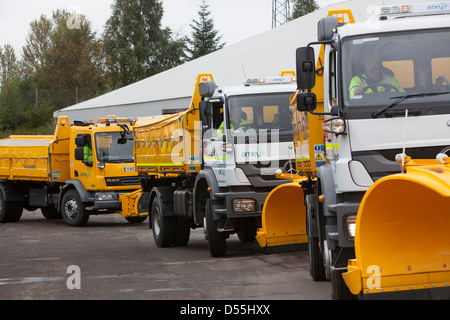 Grit LKW bereit für das Winterwetter Amey-Depot in der Nähe von Coatbridge, Lanarkshire. Stockfoto