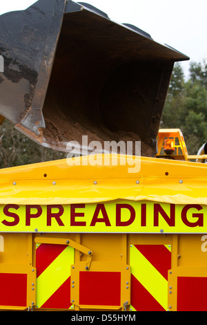 Grit LKW bereit für das Winterwetter Amey-Depot in der Nähe von Coatbridge, Lanarkshire. Stockfoto