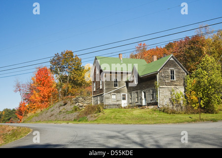 Verlassene alte schäbige Haus in Maine. Stockfoto