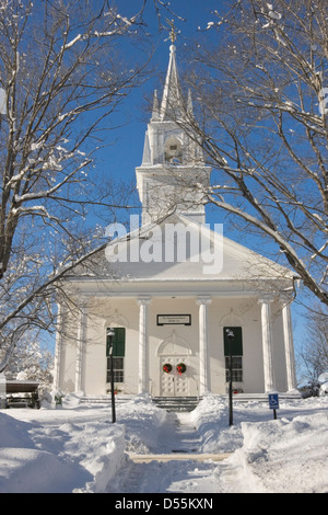 Landkirche im Winter, Wiscasset, Maine. Stockfoto