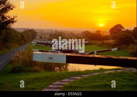 Caen Hügel Schlösser an der Kennet Avon Canal bei Devizes Wiltshire Stockfoto