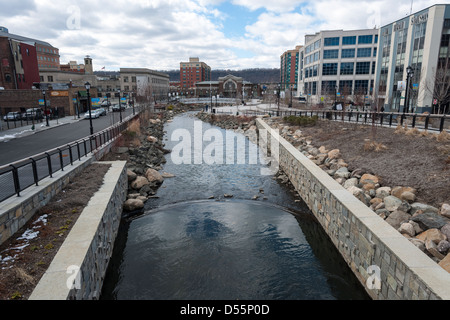 Van der Donck Park und dem Saw Mill River sind in die Stadt Yonkers in Westchester County im Staat New York gesehen. Stockfoto