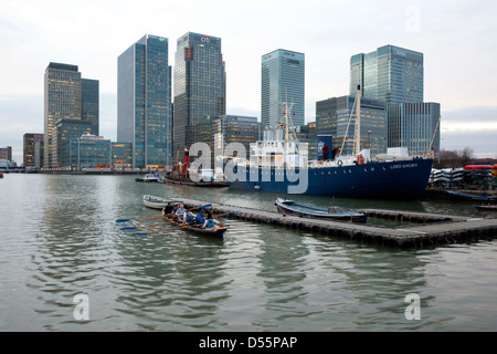 London, Vereinigtes Königreich, Blick auf die Wolkenkratzer im Geschäftszentrum von Canary Wharf Stockfoto