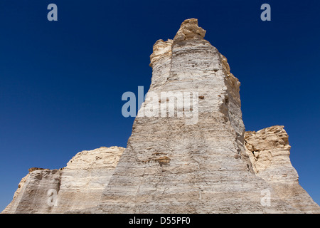 Felsformationen auf eine Landschaft, Denkmal Felsen, Gove County, Kansas, USA Stockfoto