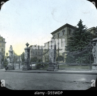 Eine historische Fotografie des Palazzo Barberini in Rom, Italien. Dieses berühmte Barockgebäude ist bekannt für seine Architektur und Fresken, die Teil des italienischen Erbes und der Kulturgeschichte sind. Stockfoto