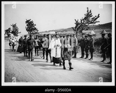 Beerdigung des britischen Roten Kreuzes Krankenschwester, während die deutschen Luftangriff auf Rot-Kreuz-Krankenhaus getötet wurde Stockfoto