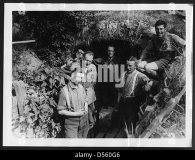 Offiziere in einem Bosch-Kommunikation-Graben Stockfoto