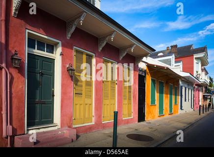 Typische Gebäude im French Quarter von New Orleans, Louisiana. Stockfoto