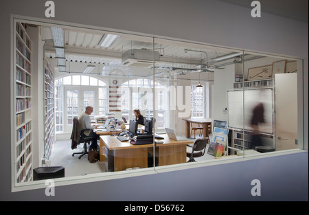 SoundTree-Recording-Studios, London, Vereinigtes Königreich. Architekt: Ben Adams Architekten, 2011. Blick zur Aufnahme Atelierbüro mit Stockfoto