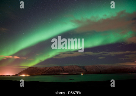 Die Aurora Borealis oder das Nordlicht nördlich von Reykjavik in Island Stockfoto