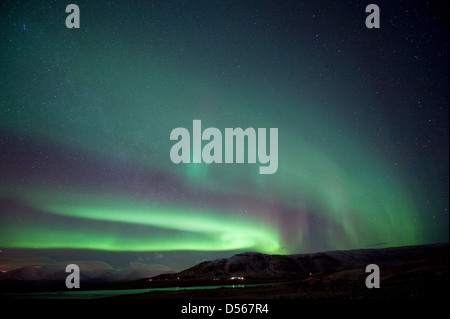 Die Aurora Borealis oder das Nordlicht nördlich von Reykjavik in Island Stockfoto