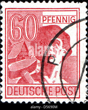 Deutschland - CIRCA 1948: Eine Briefmarke gedruckt in Deutschland zeigt Hilfsarbeiter, ca. 1948 Stockfoto