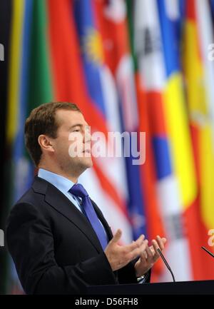 Der militärischen Präsident Dmitri Medwedew Gibt bin Samstag (20.11.2010) Beim NATO-Russland-wurde in Lissabon (Portugal) Eine Pressekonferenz. Bei Dem Zweitägigen NATO-erkundet Sind Rund 50 Staats-Und Regierungschefs eingestiegene.  Foto: Rainer Jensen dpa Stockfoto