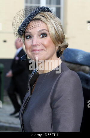 Prinzessin Maxima besucht die kirchliche Trauung von Annemarie Gualthérie van Weezel und Prinz Carlos de Bourbon de Parme bei Abdij Ter Kameren (La Cambre Abbey) in Brüssel, Belgien, 20. November 2010. Foto: Albert Nieboer Stockfoto