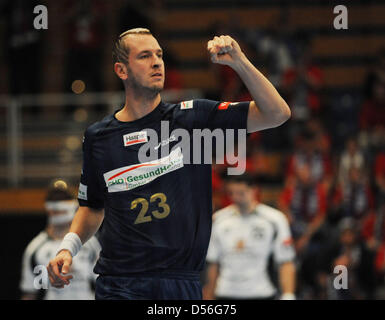 Hamburgs Pascal Hens ährend EHF Champions League match HSV Hamburg V Tatran Presov in Hamburg, Deutschland, 20. November 2010. Foto: Angelika Warmuth Stockfoto