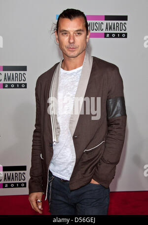 Britischer Musiker Gavin Rossdale kommt für den 38th Annual American Music Awards in Los Angeles, Kalifornien, USA, 21. November 2010. Foto: Hubert Boesl Stockfoto