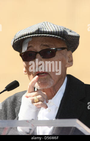 US-Schauspieler Dennis Hopper besucht die Zeremonie für seinen Stern auf dem Hollywood Walk of Fame in Los Angeles, USA, 26. März 2010. Foto: Hubert Boesl Stockfoto