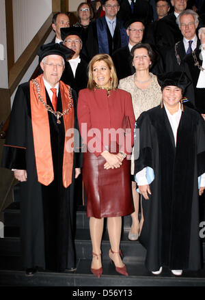 Prinzessin Maxima der Niederlande besucht die Einweihung des neuen Professors der Prinz Claus Stuhl 2009/2011 am International Institute of Social Studies in den Haag, die Niederlande, 30. März 2010. Prinzessin Maxima ist Vorsitzende des Prinzen Claus Chair. Foto: Patrick van Katwijk Stockfoto