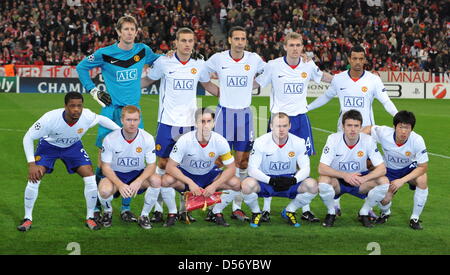 Uniteds Start Line-up Poss für Phot vor dem Hinspiel der UEFA Champions League-Viertelfinale Spiel FC Bayern München Vs Manchester United im Stadion Allianz Arena München, 30. März 2010. Deutsche Bundesliga-Rekordmeister FC Bayern München besiegte englischen Premier League Seite Manchester United mit 2: 1. Foto: Peter Kneffel Stockfoto