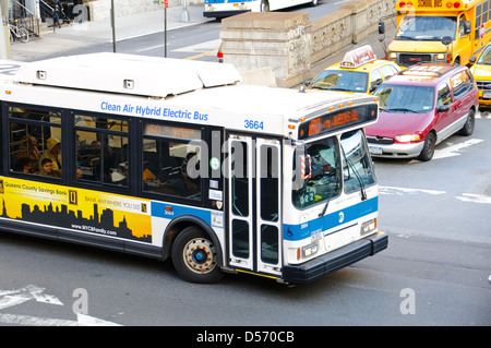 MTA Q60 öffentliche Verkehrsmittel Bus Eingabe Queensboro 59th Street Bridge Stockfoto