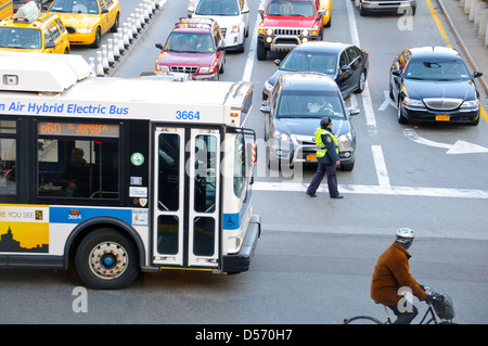 MTA Q60 öffentliche Verkehrsmittel Bus Eingabe Queensboro 59th Street Bridge Stockfoto