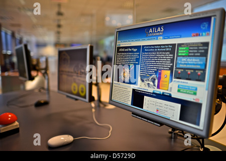 Gesamtansicht des Kontrollraums ATLAS Partikel-Detektor. CERN, die Europäische Organisation für Kernforschung, ist die größte p Stockfoto