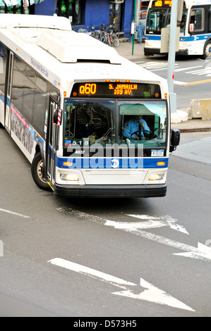 MTA Q60 öffentliche Verkehrsmittel Bus Eingabe Queensboro 59th Street Bridge Stockfoto