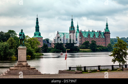 Blick auf Schloss Frederiksborg in Hillerod, Dänemark Stockfoto