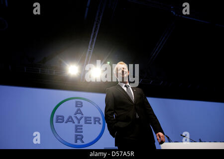 Marijn Dekkers, Vorstandsvorsitzender der Bayer AG, benannt besucht Bayer AG Hauptversammlung in einer Messehalle in Köln, 30. April 2010. Foto: ROLF VENNENBERND Stockfoto