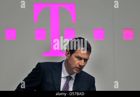 Deutsche Telekom-Chef Rene Obermann kommt für den deutschen Telekommunikations-Riesen-Hauptversammlung in Köln, 3. Mai 2010. Foto: OLIGER BERG Stockfoto