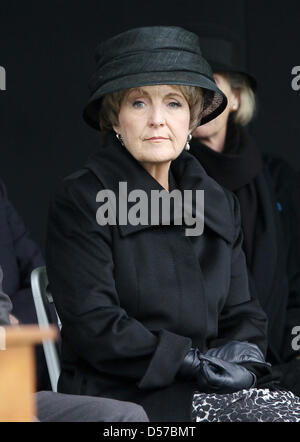 Niederländische Prinzessin Margriet besucht die Gedenkfeier Service für kanadische Soldaten im zweiten Weltkrieg auf dem Soldatenfriedhof in Groesbeek, Niederlande, 3. Mai 2010. Foto: Patrick van Katwijk Stockfoto