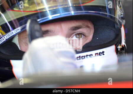 Österreichischen Testfahrer Christian Klien Team Hispania sitzt in seinem Auto während der ersten Trainingseinheit auf der Rennstrecke Circuit de Catalunya in Barcelona, Spanien, 7. Mai 2010. Klien ist der neue Testfahrer für Team Hispania. Die 2010 Formel 1 Grand Prix von Spanien am 9. Mai 2010 stattfinden. Foto: David Ebener Stockfoto