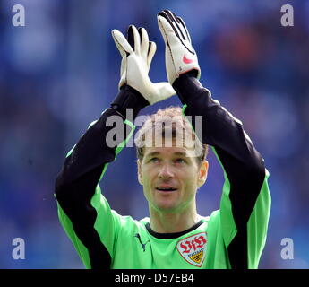 Stuttgarts Torwart Jens Lehmann sagt auf Wiedersehen nach deutschen Bundesliga-Spiel TSG Hoffenheim Vs VfB Stuttgart im Rhein-Neckar-Arena in Sinsheim, Deutschland, 8. Mai 2010. Foto: Bernd Weissbrod Stockfoto