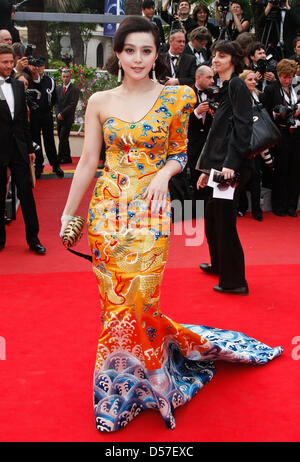 Chinesische Schauspielerin Fan BingBing kommt bei der Eröffnungsfeier der 63. Filmfestspiele von Cannes in Cannes, Frankreich, 12. Mai 2010. Das Cannes Film Festival 2010 läuft vom 12. bis 23. Mai 2010. Foto: Hubert Boesl Stockfoto